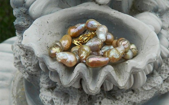 Hơn 80 triệu đồng một chiếc vòng ngọc trai nhăn nheo nhập từ Nhật