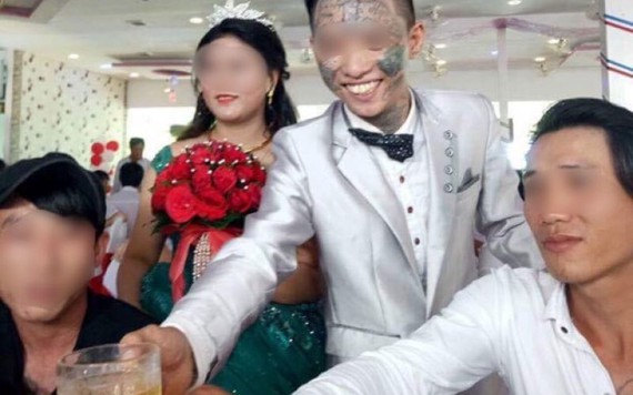 Chú rể xăm đầy mặt gây xôn xao trong đám cưới