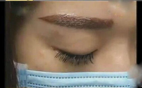 Chi 92 tỉ đồng làm lông mày để thay đổi tướng số