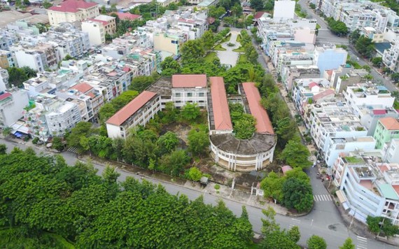 Ngôi trường 20 tỷ đồng bỏ hoang gần chục năm giữa TP.HCM