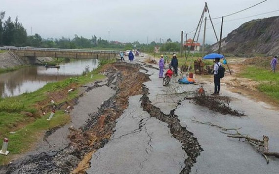 Đường gần 70 tỷ chưa khánh thành đã sụt lún