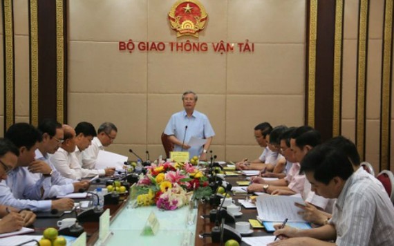 Bộ Chính trị yêu cầu không luân chuyển cán bộ bị kỷ luật