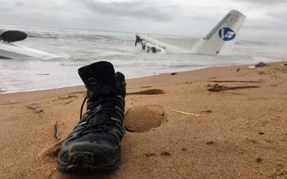 Chiếc máy bay rơi tại Cote d'Ivoire thuộc quân đội Pháp, bốn người thiệt mạng