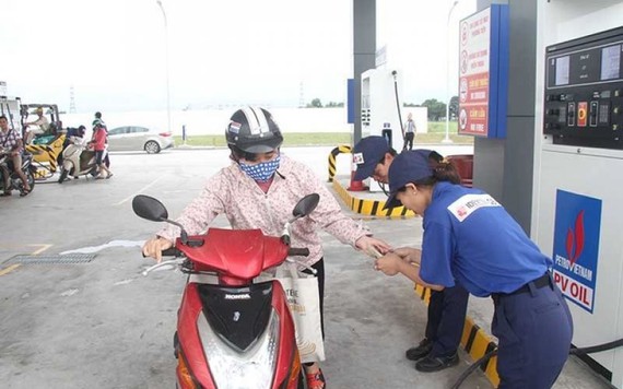 Làm rõ trang web đăng tin 'Đề xuất cấm tất cả công chức Hà Nội đổ xăng tại trạm xăng Nhật'