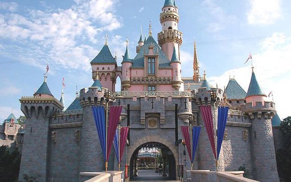 Mỹ phát hiện khuẩn nguy hiểm gây ra bệnh phổi tại công viên Disneyland