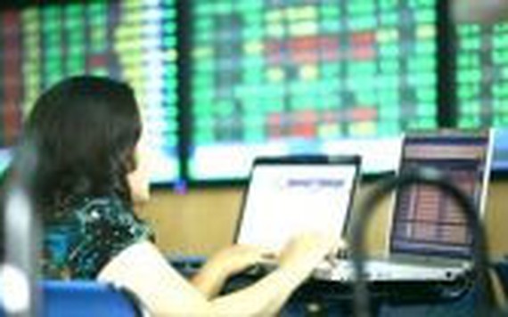 Giá dầu đạt đỉnh kể từ năm 2005, mã chứng khoán họ “P” giúp VnIndex đảo chiều ngoạn mục