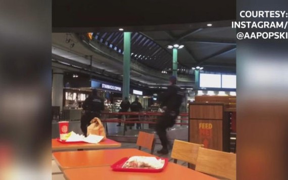 Cảnh sát Hà Lan nổ súng trong sân bay bắt giữ đối tượng mang dao vào khu mua sắm