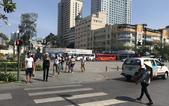 Người Sài Gòn ít biết đi bộ sai sẽ ngồi tù