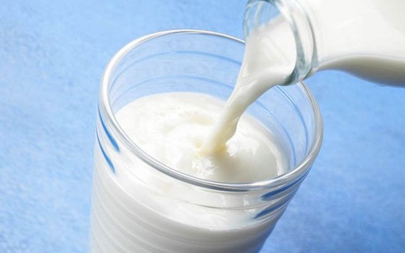 Hãng sữa Lactalis đối mặt với các đơn kiện trong vụ bê bối sữa bẩn