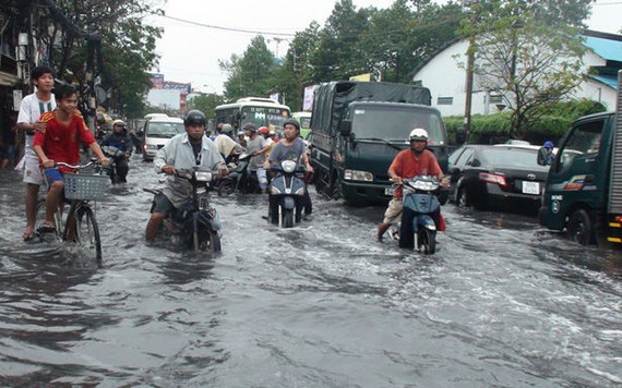 Nhiều tuyến bờ bao các tỉnh Nam Bộ sạt lở do triều cường