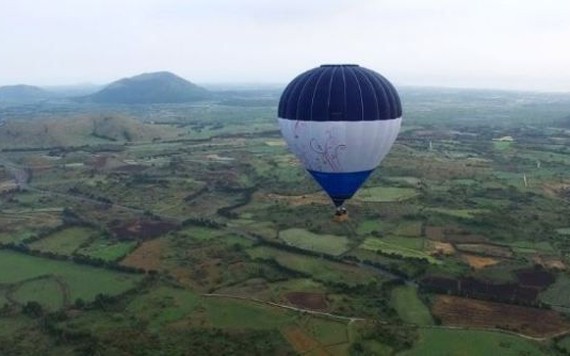 Rơi khinh khí cầu du lịch ở Hàn Quốc, nhiều người thương vong