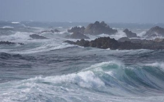 Cảnh báo gió mạnh và sóng lớn trên các vùng biển phía Nam