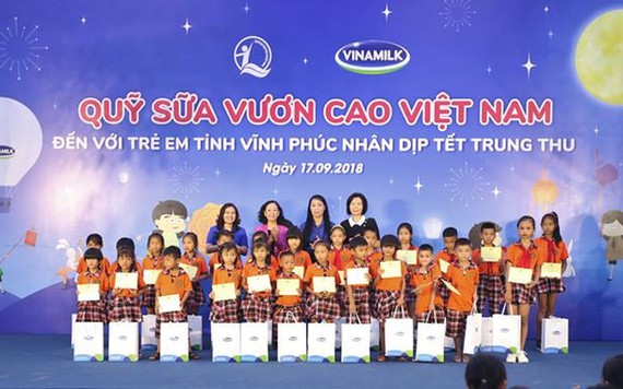 Trẻ em Vĩnh Phúc nhận 66.000 ly sữa Vinamilk