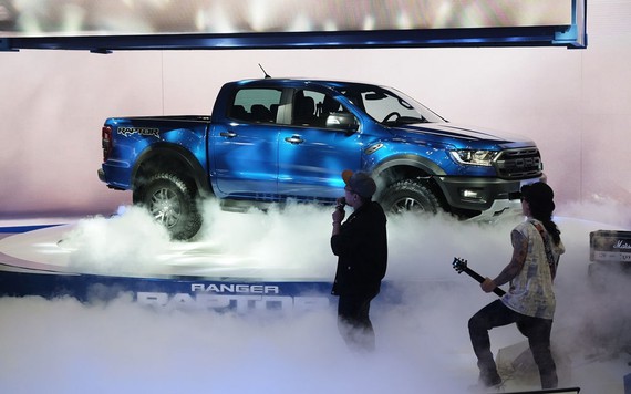 Ford Ranger Raptor: Khi xe "bán tải" trở thành tâm điểm của triển lãm xe