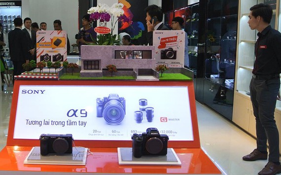 DIGIworld Hà Nội khai trương cửa hàng "Big camera" đầu tiên tại TP.HCM