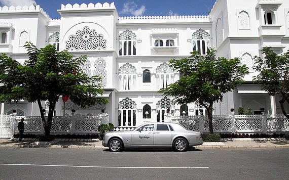 Khaisilk bán “lâu đài” TajmaSago và Nhà hàng Cham Charm