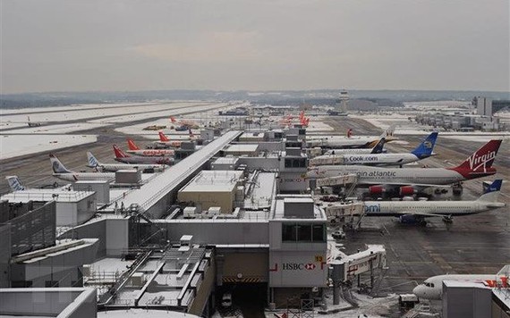 Sân bay Gatwick hủy 760 chuyến vì xuất hiện thiết bị không người lái