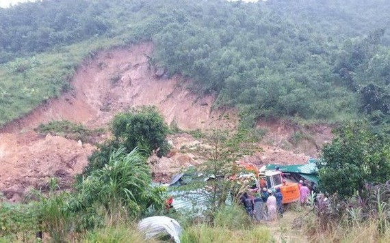 Tang thương sau vụ sạt lở núi ở Khánh Hòa làm 3 người chết