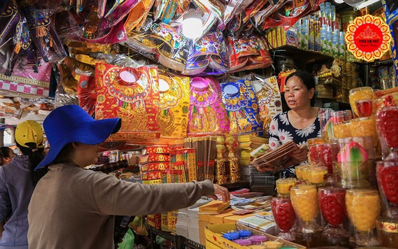 Giá trái cây, đồ chay… tăng trước ngày cúng rằm tháng Giêng