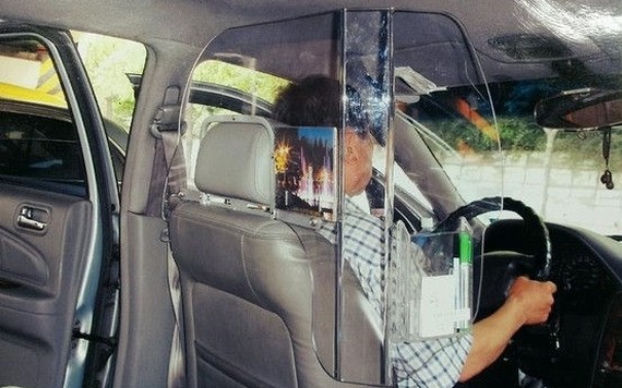 Cục Đăng kiểm Việt Nam: Tài xế taxi có thể lắp thêm khoang chắn bảo vệ