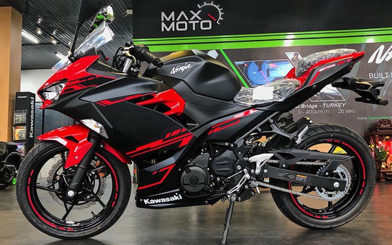 Giá xe mô tô Kawasaki tháng 3/2019: Xe Z1000 tăng giá nhẹ