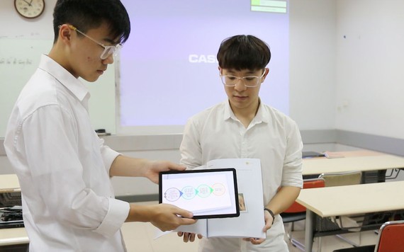 Học sinh biến tác phẩm Người lái đò sông Đà thành game 3D