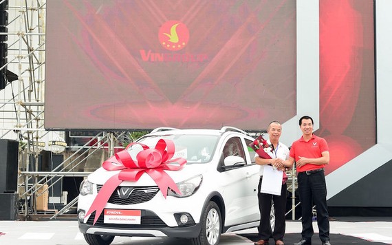 Trong 1 ngày, VinFast giao 650 xe Fadil cho khách hàng