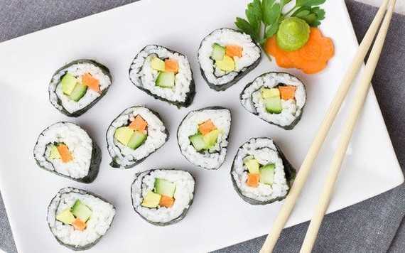 Điều gì sẽ xảy ra với cơ thể nếu bạn nạp quá nhiều sushi?