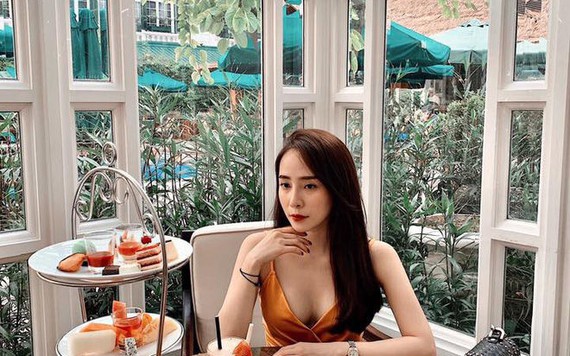 Gu thời trang ngoài đời của Nhã trong phim "Về nhà đi con"