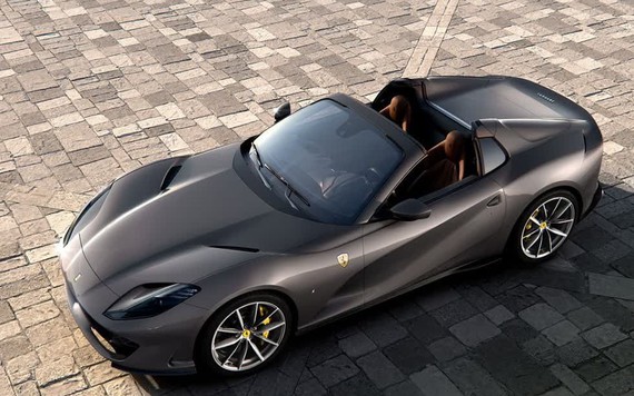 Siêu phẩm Ferrari 812 GTS Spider ra mắt, vận tốc tối đa lên tới 340 km/h, giá 700.000 USD