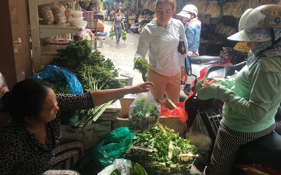 Hoang mang “rau sạch” tại chợ