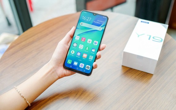 Vivo Y19 chính thức lên kệ với giá 4.990 triệu đồng