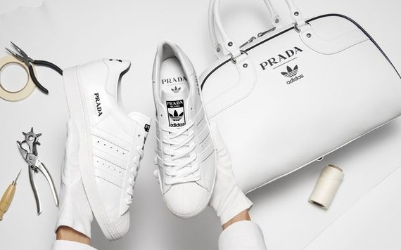 Sản phẩm đầu tiên khi Prada hợp tác Adidas