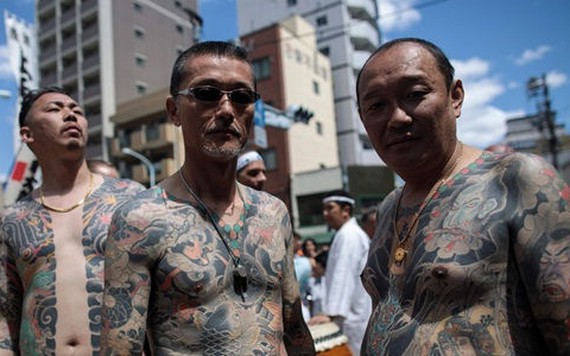 Yakuza Nhật Bản ăn trộm khoai và gạo để sống qua ngày