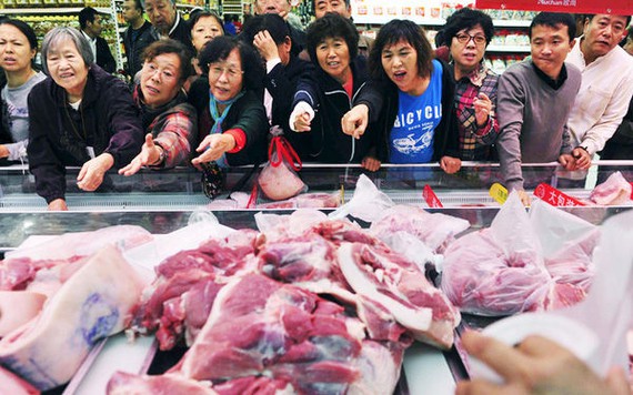 Trung Quốc xả kho 40.000 tấn thịt đông lạnh ăn tết