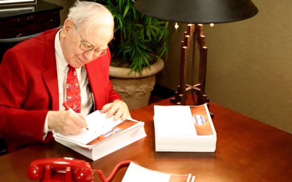 Warren Buffett tặng gì cho người thân vào dịp Giáng sinh?