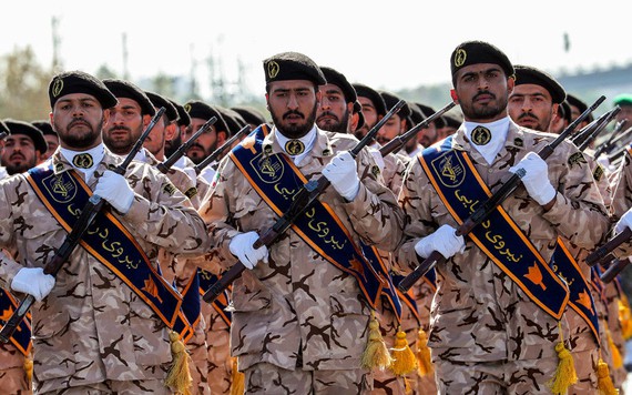 Sức mạnh quân sự Mỹ - Iran: Kẻ tám lạng, người nửa cân