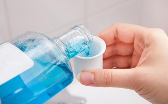 Tự chế nước rửa tay trong tình trạng khan hiếm hàng
