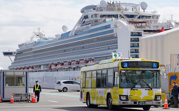 Hai hành khách trên tàu Diamond Princess tử vong do virus COVID-19