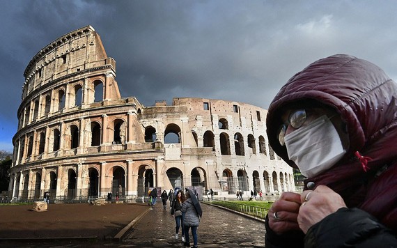 Ngày thứ hai của 16 triệu dân Italia bị cách ly vì dịch COVID-19