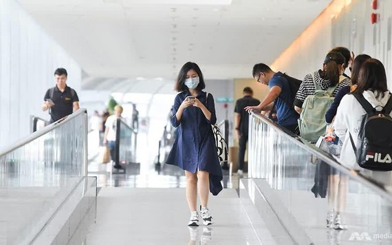 Singapore ghi nhận bệnh nhân COVID-19 đầu tiên tử vong, Thái Lan đóng cửa biên giới trên bộ