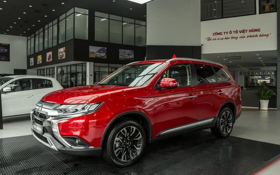 Mitsubishi Outlander hút khách giữa mùa dịch COVID-19 nhờ phiên bản mới