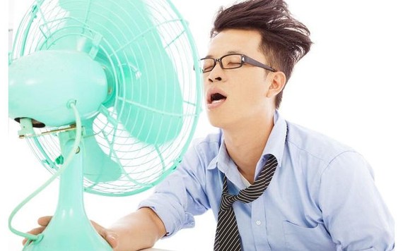 5 thói quen dùng quạt sai, gây hại không tưởng vào mùa nóng
