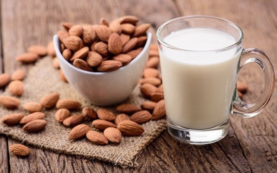 Tự làm sữa hạnh nhân thơm ngon dinh dưỡng, tại sao không?