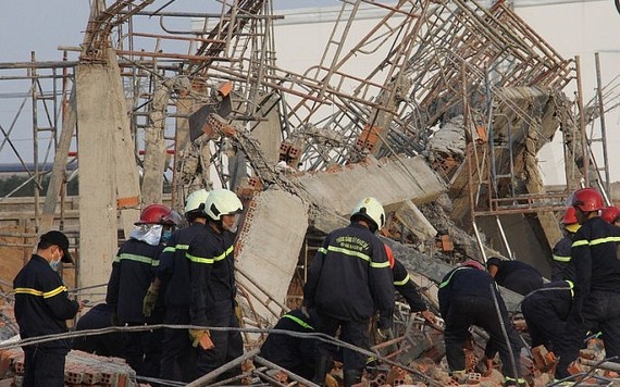 Khởi tố giám đốc công ty để xảy ra vụ sập tường làm 10 chết ở Đồng Nai