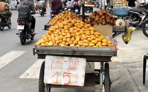 Xoài mini Trung Quốc "giả dạng" xoài An Giang xuất hiện khắp Sài Gòn