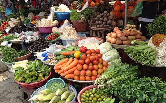 Giá các loại rau xanh đồng loạt tăng mạnh tại chợ lẻ