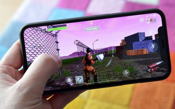 iPhone cài sẵn Fortnite đang được bán với giá lên đến 10.000 USD