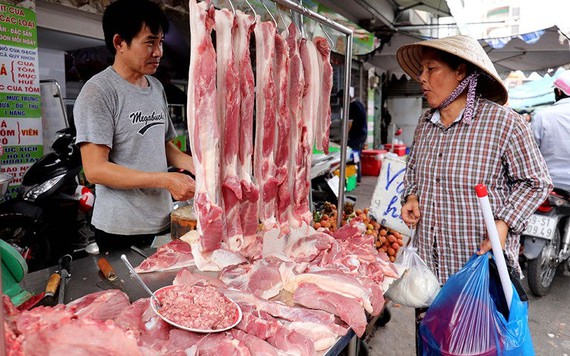 Giá thịt heo bắt đầu hạ nhiệt, giảm đến 10.000 đồng/kg tại các chợ ở TP.HCM