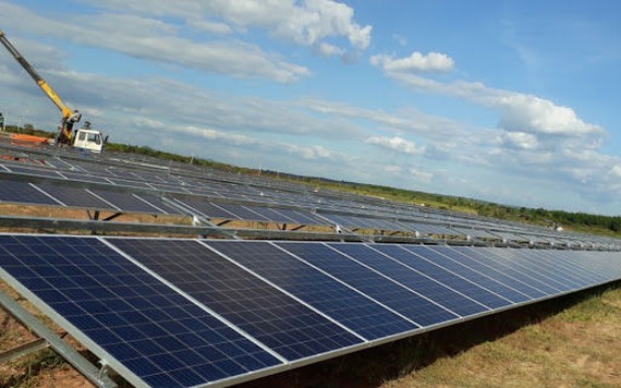 ADB hỗ trợ 186 triệu USD cho dự án điện mặt trời lớn nhất Việt Nam